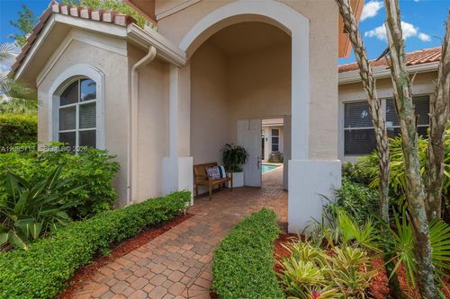 1604 Victoria Pointe Ln, Weston, FL, 33327-1312 | Card Image