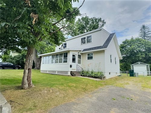 313 Chestnut St, Oswego, NY, 13126-3403 | Card Image