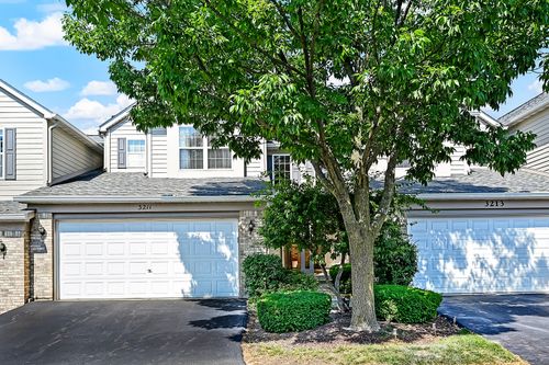 3211 Foxridge Ct, Woodridge, IL, 60517-3281 | Card Image