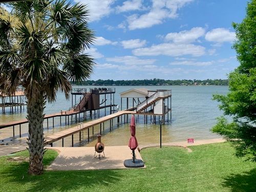 201 Oak Acres Dr N, Malakoff, TX, 75148-3165 | Card Image