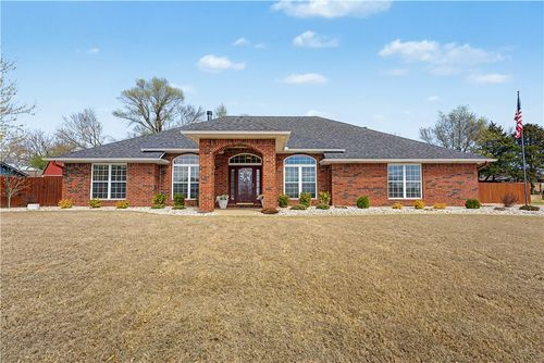 504 Fairway Cir, Springdale, AR, 72764-1027 | Card Image