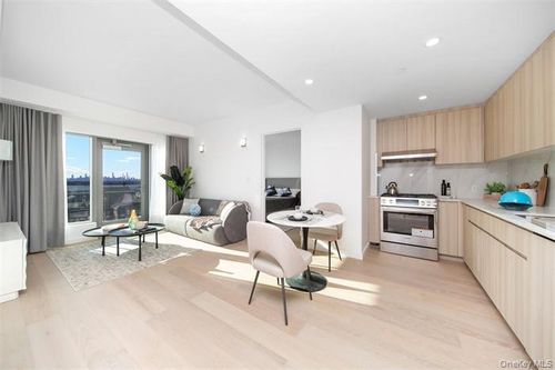 14g-33-71 Prince St, Flushing, NY, 11354-2730 | Card Image