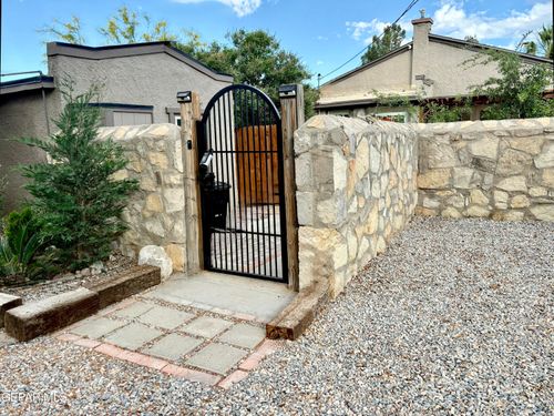 rear-502 Cincinnati Avenue, El Paso, TX, 79902 | Card Image