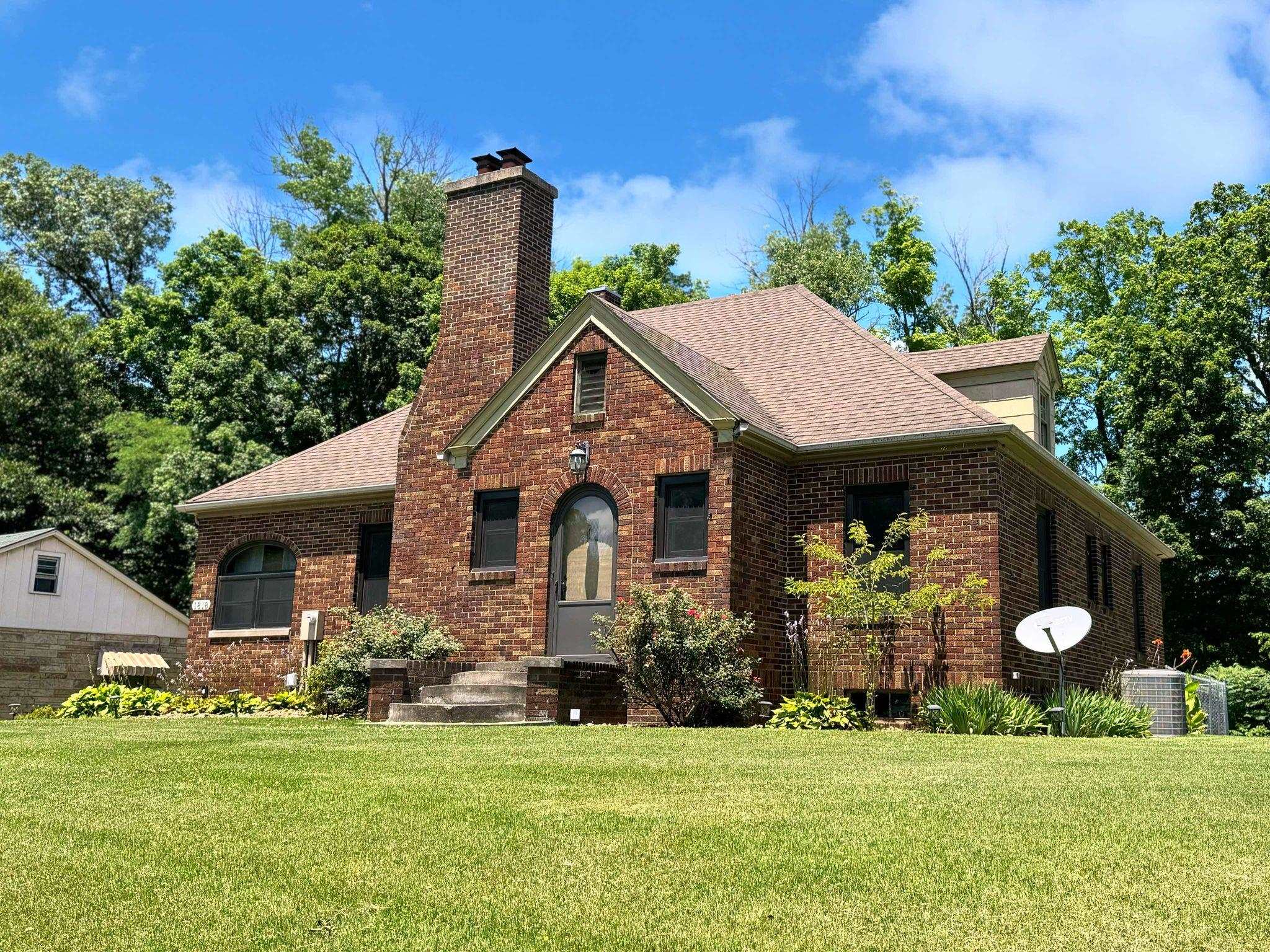 1818 Newton Street, For Sale in Jasper Zoocasa