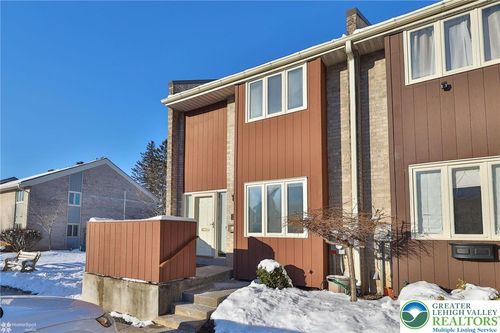 329 Carver Dr, Bethlehem, PA, 18017-4716 | Card Image