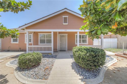 259 E 6th St, Perris, CA, 92570-2438 | Card Image