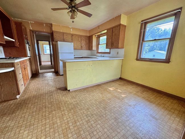 Kitchen & dining area | Image 6