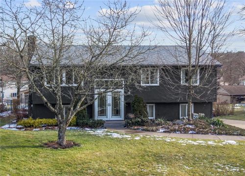 1621 Cordwell Dr, South Park, PA, 15129-9030 | Card Image