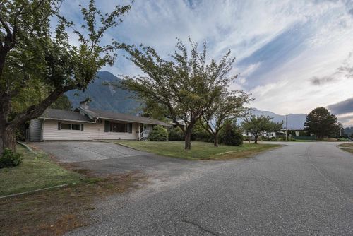 710 Coquihalla Street, Hope, BC, V0X1L0 | Card Image