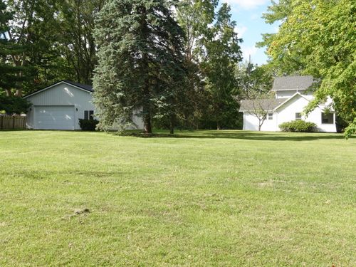215 N New St, Stanton, MI, 48888-9526 | Card Image