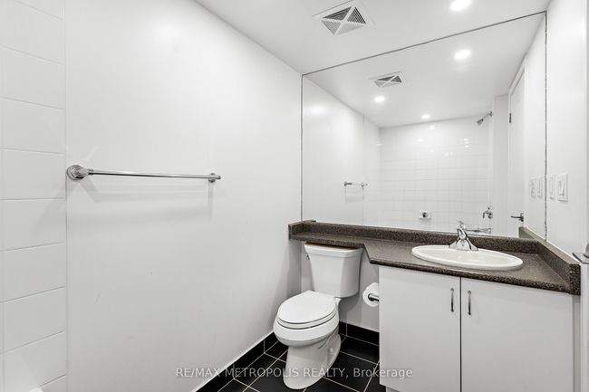 678 - 209 Fort York Blvd, Condo with 2 bedrooms, 2 bathrooms and null parking in Toronto ON | Image 25