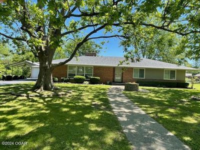 714 Lakeview Drive, House other with 3 bedrooms, 3 bathrooms and null parking in Aurora MO | Image 1