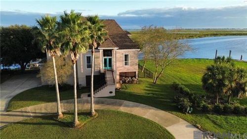 1056 Peninsula Dr, Slidell, LA, 70460-3464 | Card Image