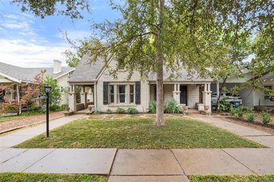 4617 Lafayette Avenue, Home with 3 bedrooms, 3 bathrooms and null parking in Fort Worth TX | Image 1