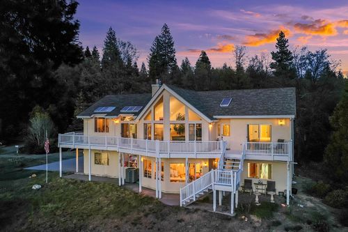 1812 Shasta Acres Rd, Mount Shasta, CA, 96067-9444 | Card Image