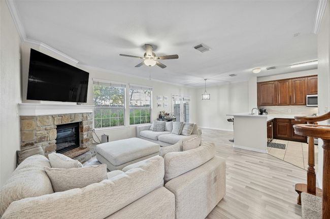 APT-305 - 1101 E Parmer Ln, Condo with 3 bedrooms, 3 bathrooms and 2 parking in Austin TX | Image 6