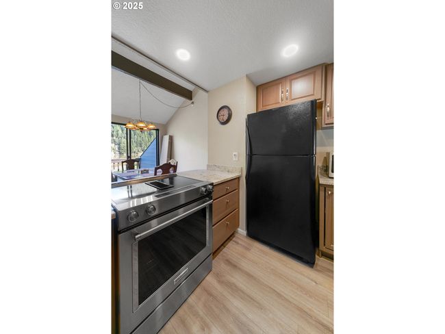 9 - 43605 State Highway 38, Condo with 2 bedrooms, 2 bathrooms and null parking in Reedsport OR | Image 8