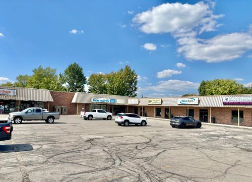 835 S Adams St, Versailles, IN, 47042-9494 | Card Image