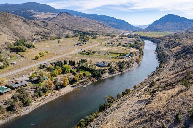 1077 Us Highway 89 S, House other with 3 bedrooms, 3 bathrooms and null parking in Gardiner MT | Image 69