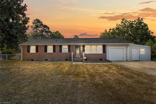 205 Cecil Ave, Spring Lake, NC, 28390-2522 | Card Image