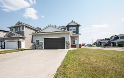 10425 130 Ave, Grande Prairie, AB, T8V4Z4 | Card Image