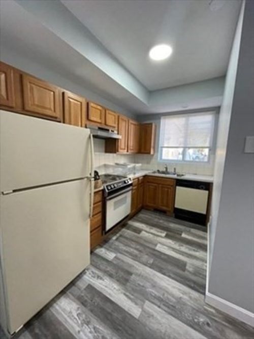 1-25 Brimblecom St, Lynn, MA, 01902-4206 | Card Image