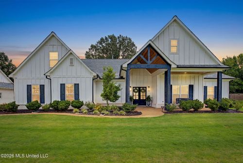 3142 Grayson Creek Dr, Southaven, MS, 38672-1072 | Card Image