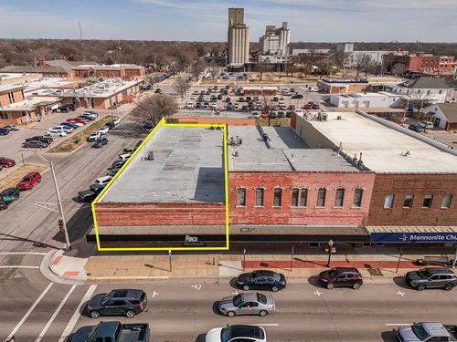 724 N Main St, Newton, KS, 67114-1819 | Card Image