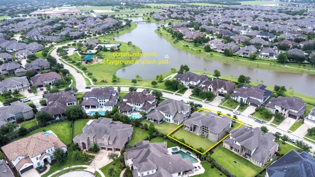 2218 Pleasant Hill Dr, House other with 5 bedrooms, 5 bathrooms and 3 parking in Friendswood TX | Image 47