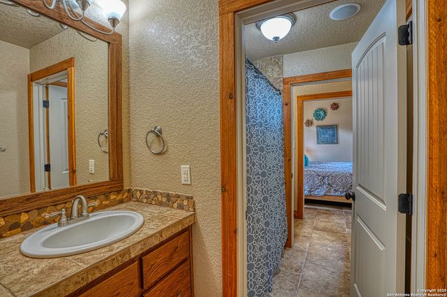 914 Pebble Beach Dr Nw, House other with 2 bedrooms, 2 bathrooms and null parking in Lakehills TX | Image 27