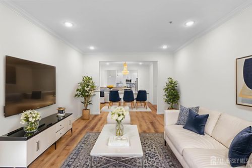 118 Forest Dr, Piscataway, NJ, 08854-2273 | Card Image