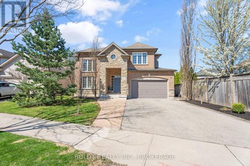 8114 Windsong Dr, Niagara Falls, ON, L2H3M4 | Card Image