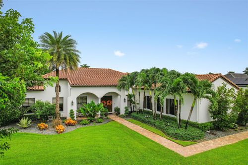 10501 N Camelot Cir, Davie, FL, 33328-2250 | Card Image