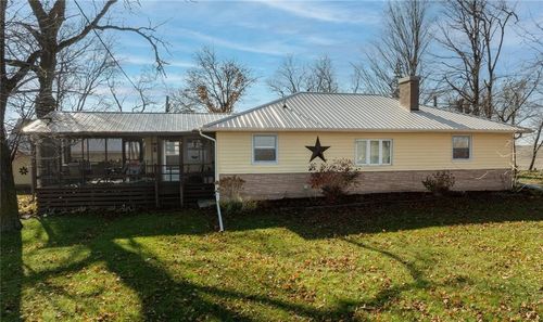2482 65th St, Vinton, IA, 52349-9602 | Card Image