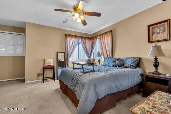 102 Diamond Ln, Condo with 2 bedrooms, 3 bathrooms and null parking in Old Bridge NJ | Image 9