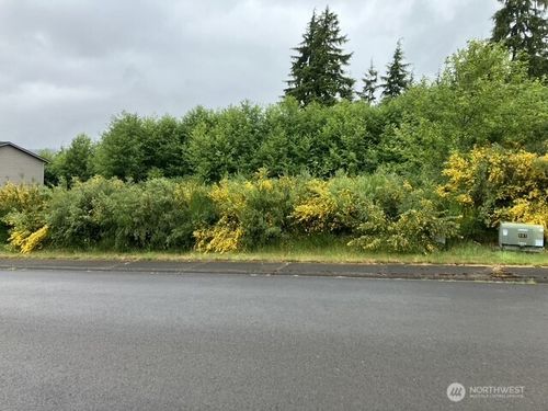 3261 Sanderling Dr, Hoquiam, WA, 98550-9215 | Card Image