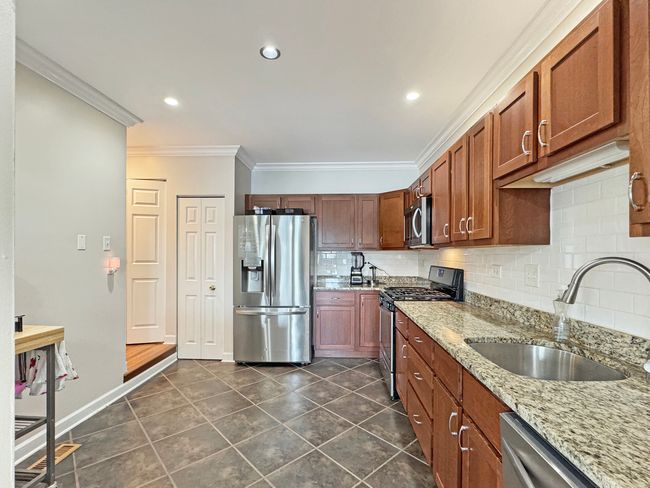 23 - 156 Morningside Ln W, Condo with 2 bedrooms, 1 bathrooms and 1 parking in Buffalo Grove IL | Image 5