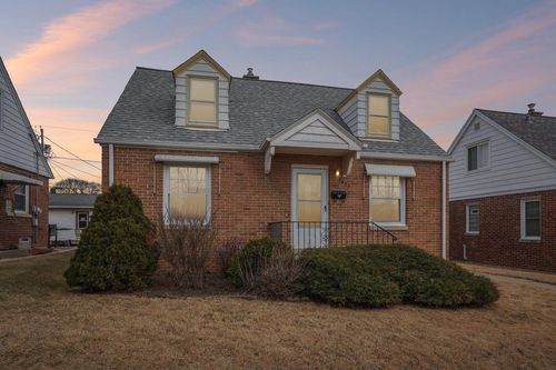 3622 S 16th Street, Milwaukee, WI, 53221 | Card Image