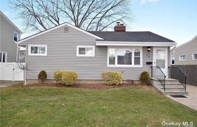 38 Hubbard Avenue, House other with 3 bedrooms, 1 bathrooms and null parking in Freeport NY | Image 1