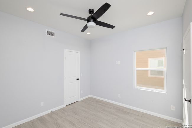 421 Rainbow Dr, House other with 3 bedrooms, 2 bathrooms and null parking in Lakehills TX | Image 18
