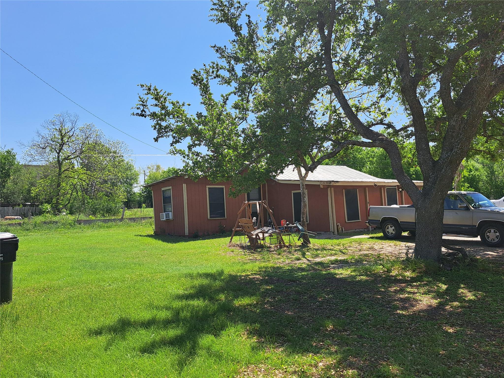 Commercial Sale in Buda