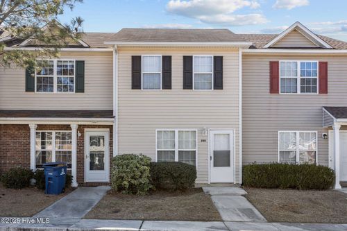 209 Pinegrove Ct, Jacksonville, NC, 28546-7886 | Card Image