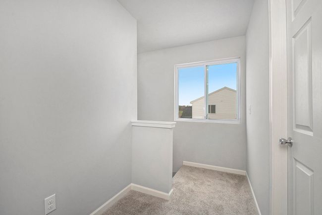 ELA005-i1910-2nd Floor | Image 12