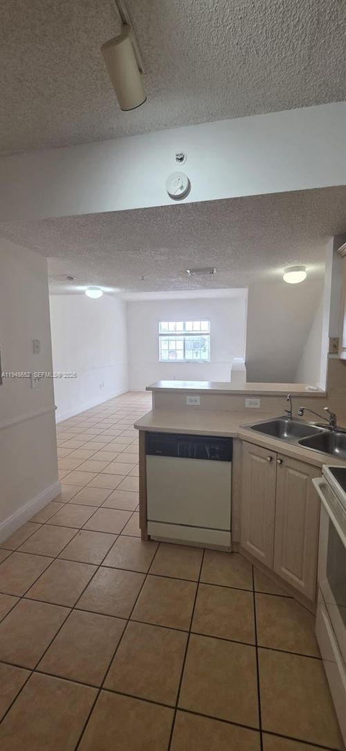 apt-206-7475 W 22nd Ave, Hialeah, FL, 33016-6885 | Card Image