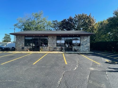 2443 W Shore Rd, Warwick, RI, 02889-8842 | Card Image