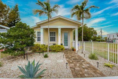 405 S M Street, House other with 3 bedrooms, 2 bathrooms and null parking in Lake Worth Beach FL | Image 1