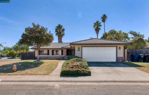 5230 Linda Lou Dr, Carmichael, CA, 95608-2179 | Card Image