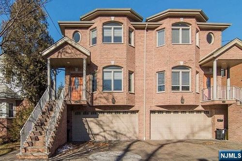 517A Lawn Ave, Palisades Park, NJ, 07650-2845 | Card Image
