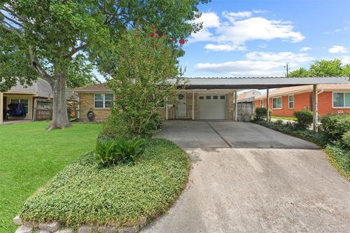 2106 Huckleberry Ln, Pasadena, TX, 77502-4040 | Card Image