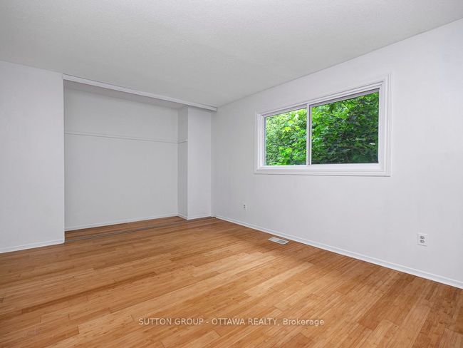 1112 St Germain Cres, House other with 4 bedrooms, 2 bathrooms and 2 parking in Orleans ON | Image 36